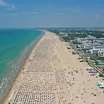 Comfortable Sea-front Flat Apartamento Bibione