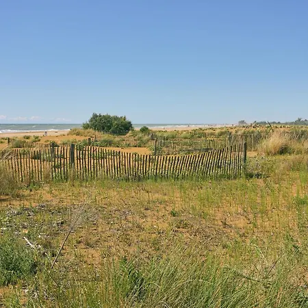 Comfortable Sea-front Flat Apartment