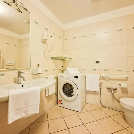 Comfortable Sea-front Flat Appartamento Bibione