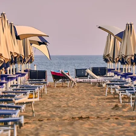 Comfortable Sea-front Flat Appartamento *