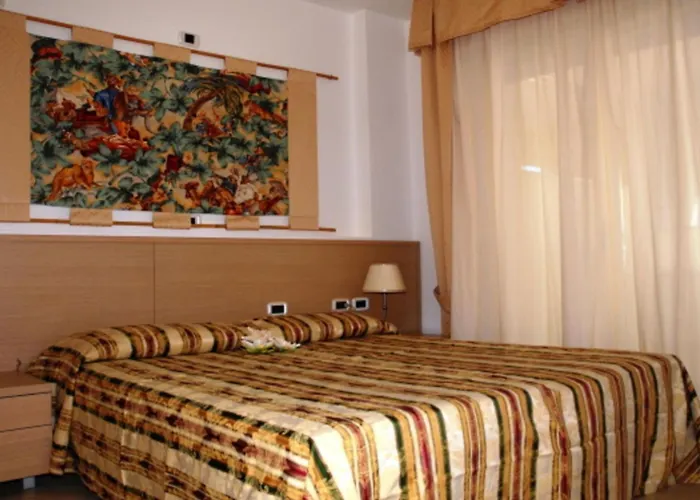 Comfortable Sea-front Flat شقة *